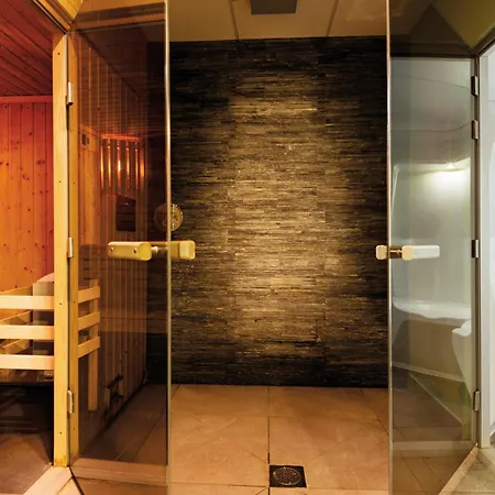 Mountain Panorama Retreat For 4